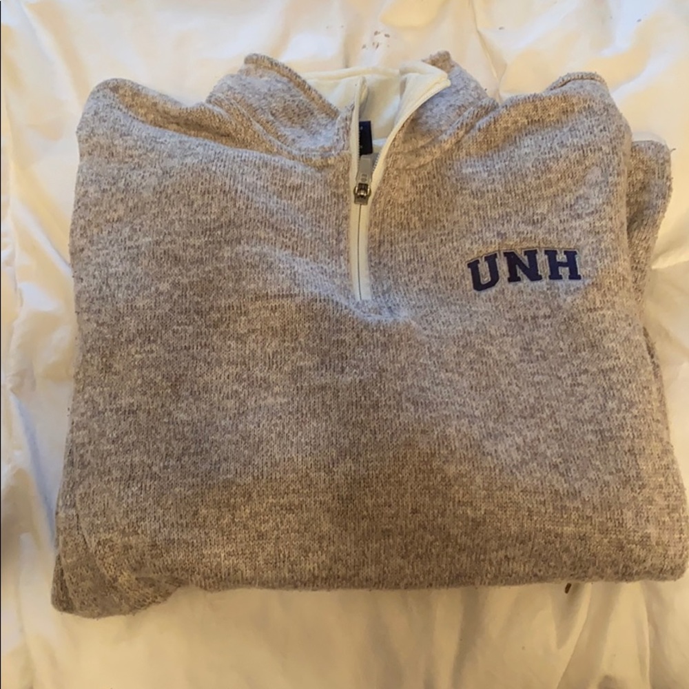 UNH Pull Over